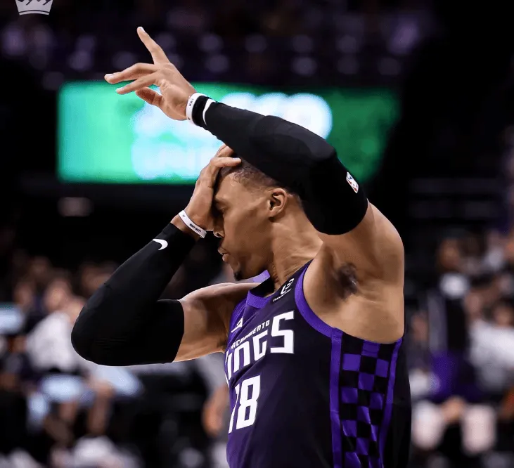 ESPN预测明日比赛：鹈鹕胜率60.6%，国王胜率39.4%